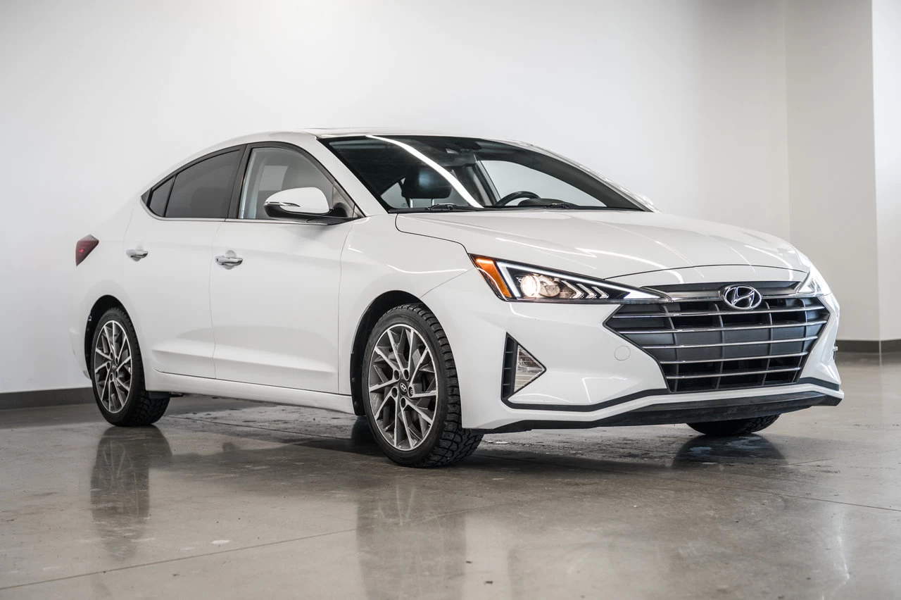 2020 Hyundai Elantra Luxury Main Image