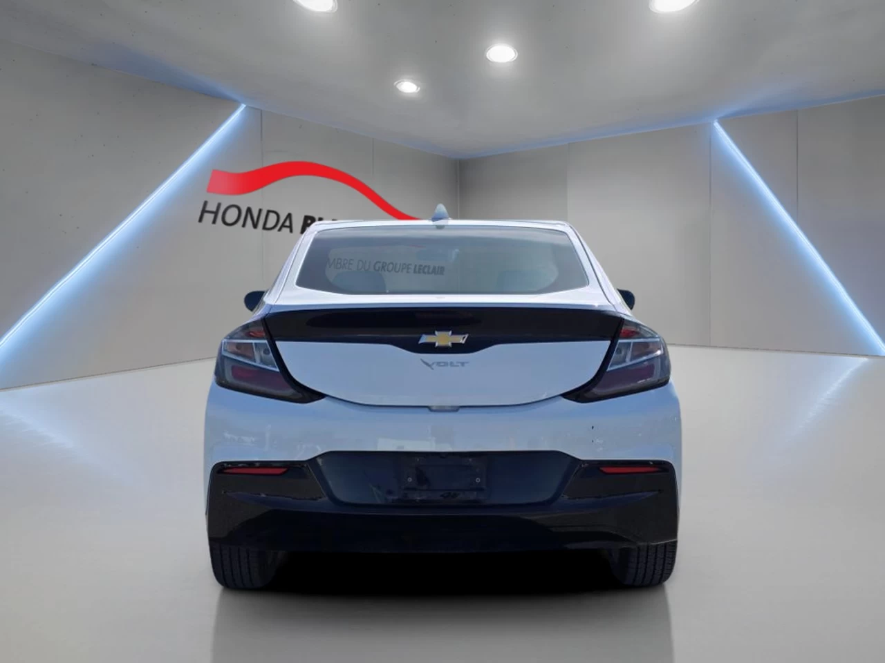2017 Chevrolet Volt Hatchback LT Main Image