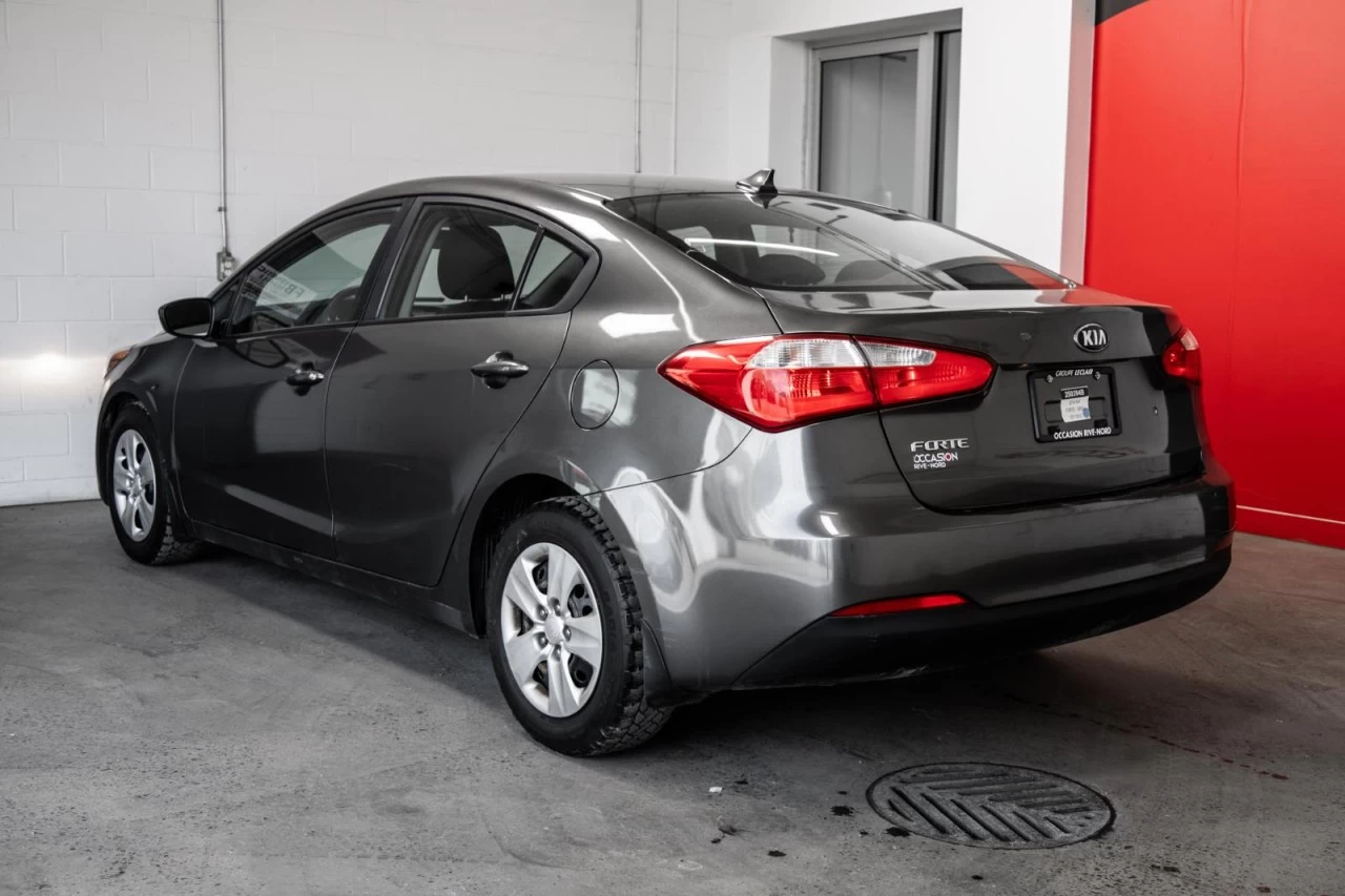 2014 Kia Forte Manuelle de base Garantie 1 AN Image principale