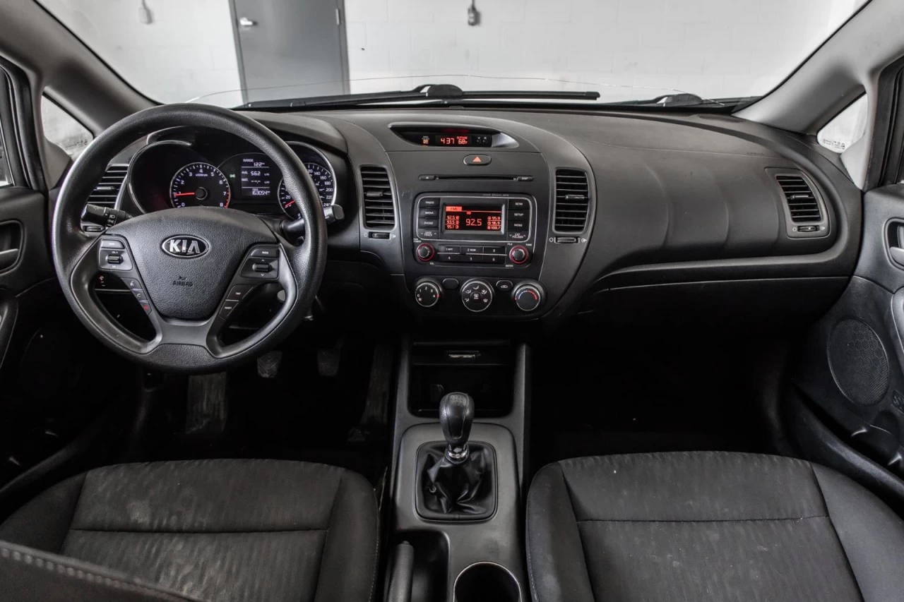 2014 Kia Forte Manuelle de base Garantie 1 AN Image principale