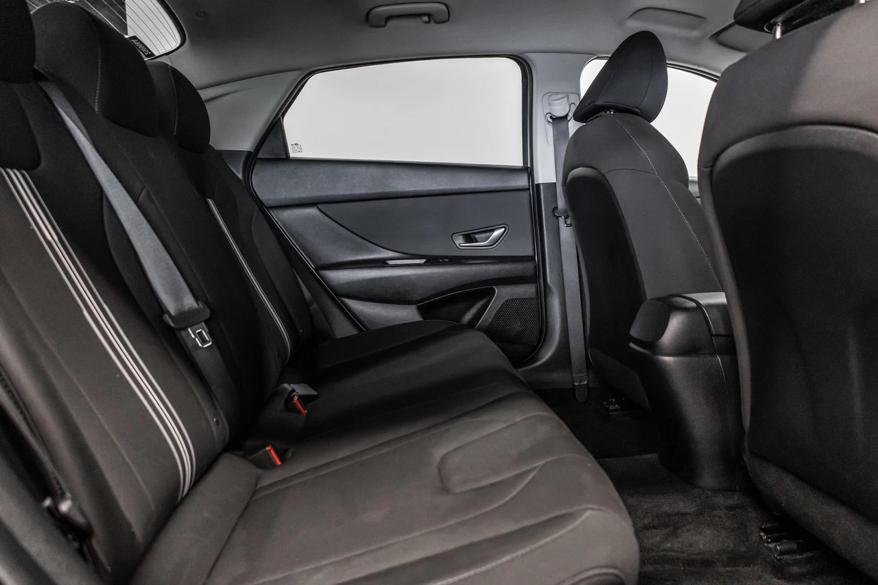 2023 Hyundai Elantra Preferred Main Image