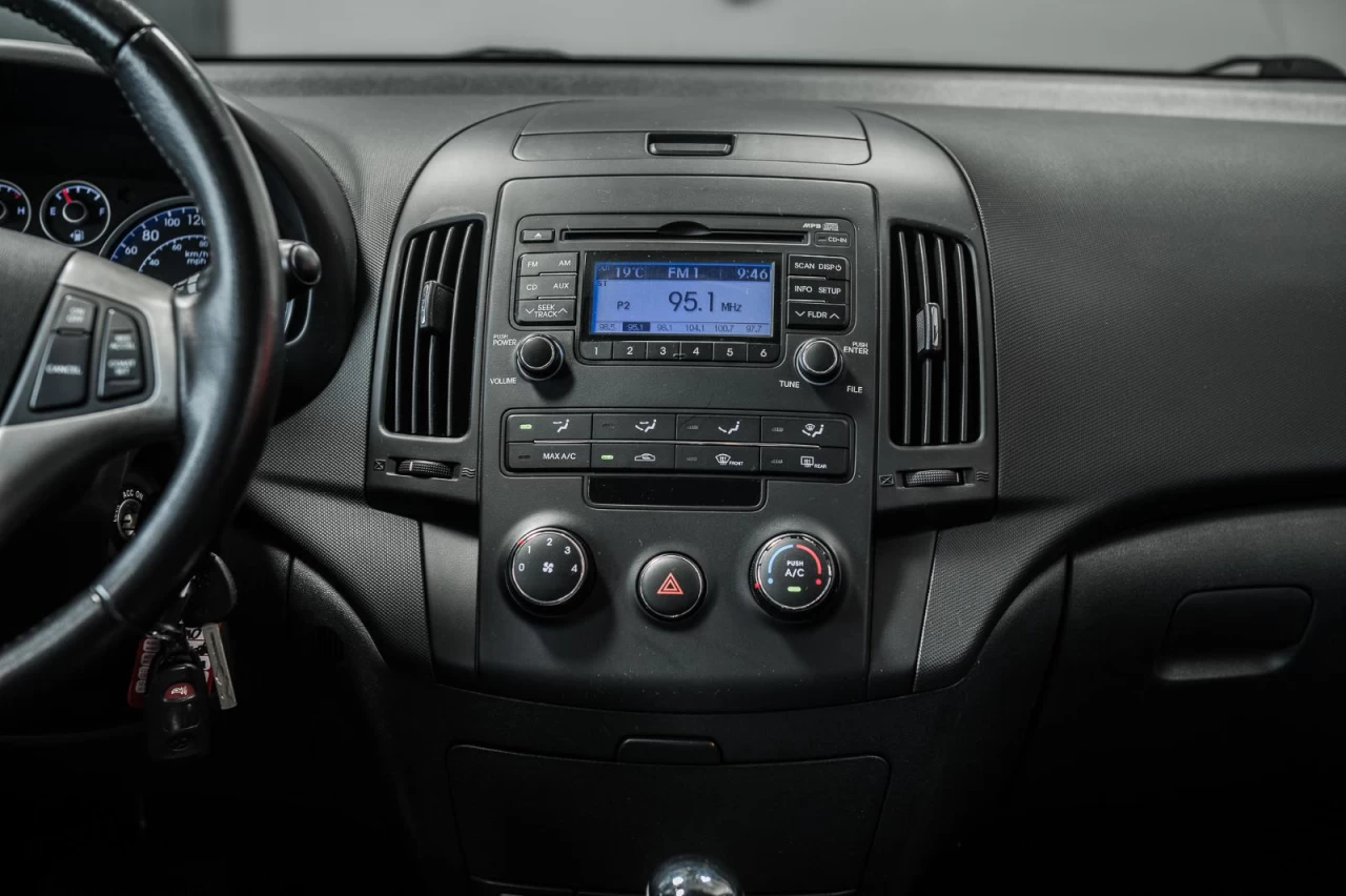 2010 Hyundai Elantra Touring Automatique AUBAINE!!! Main Image