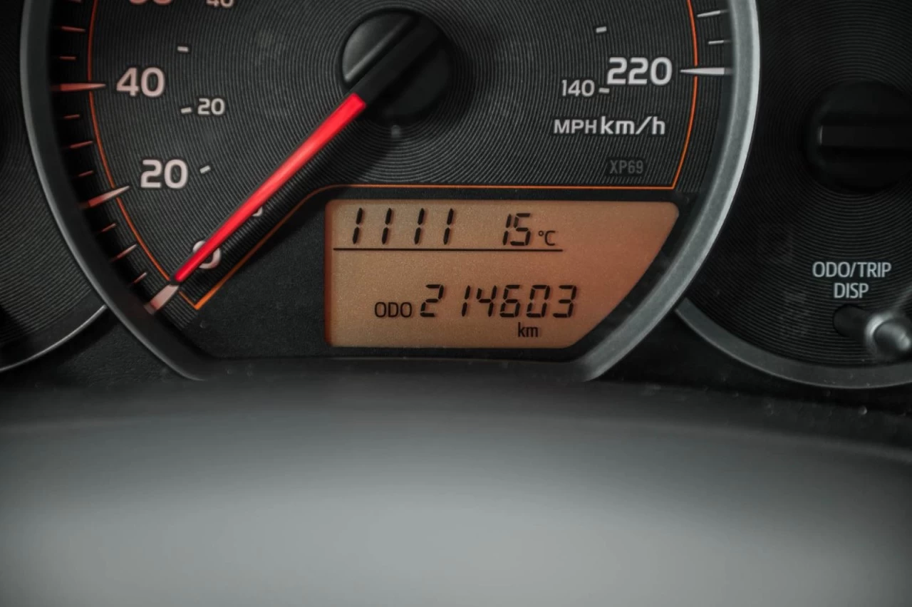 2012 Toyota Yaris Manuelle Hatchback AUBAINE! Image principale