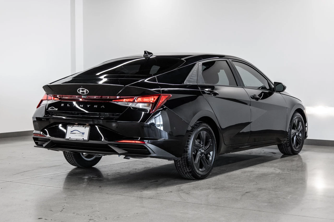 2023 Hyundai Elantra Preferred Main Image