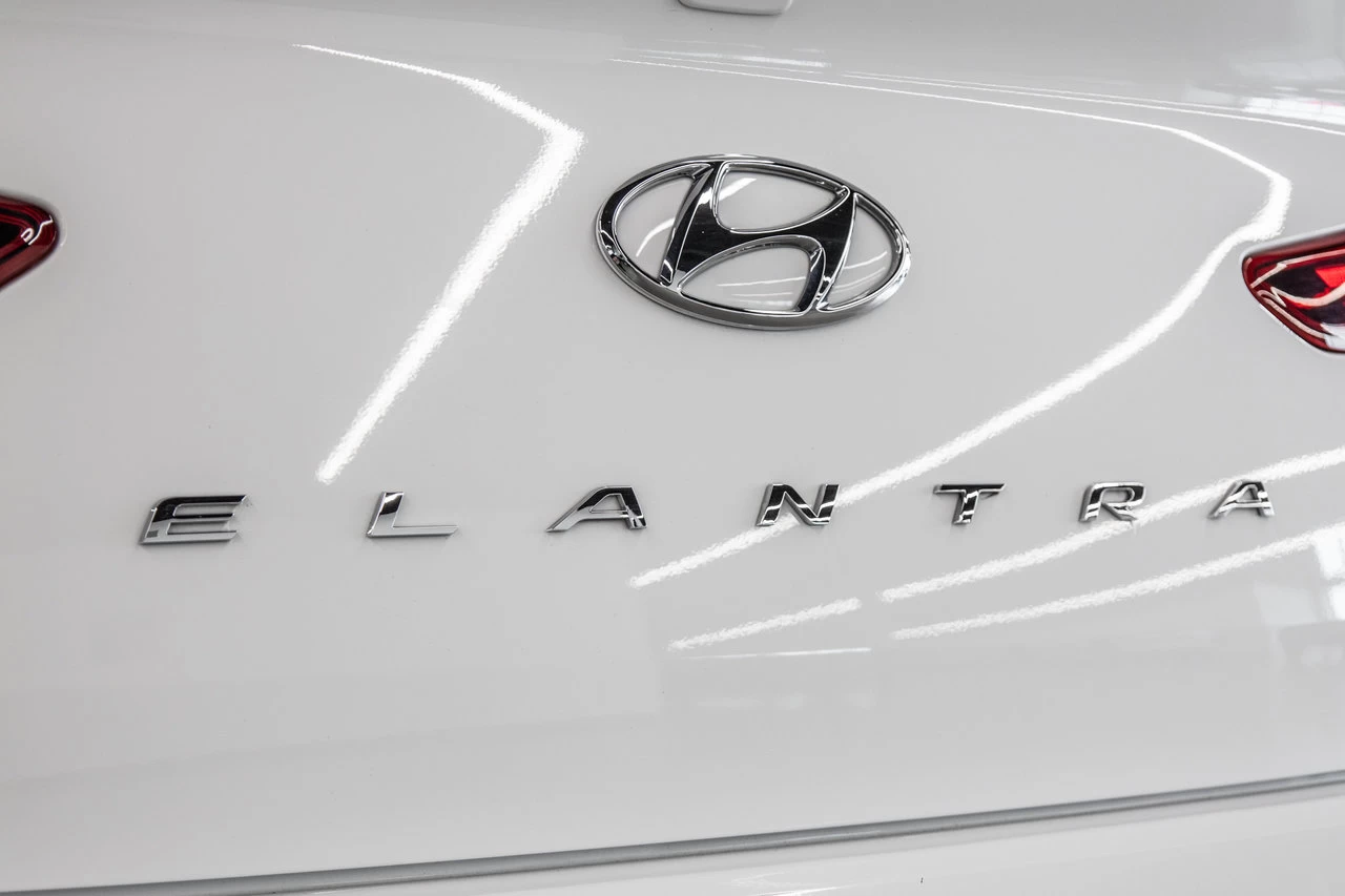 2020 Hyundai Elantra Preferred Main Image