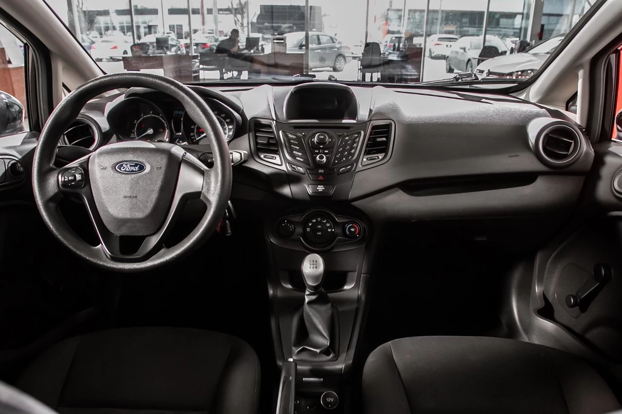 2015 Ford Fiesta S A/C Image principale