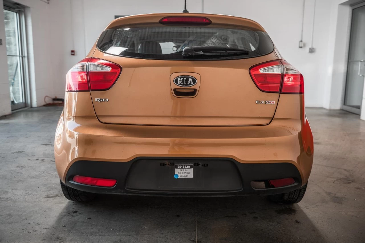 2012 Kia Rio Automatique - Économique et fiable Image principale