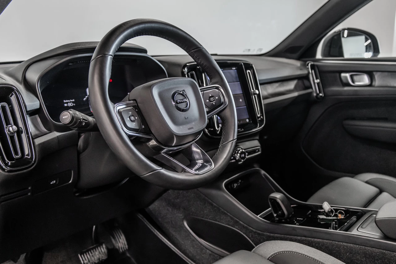 2023 Volvo XC40 Core Awd Image principale