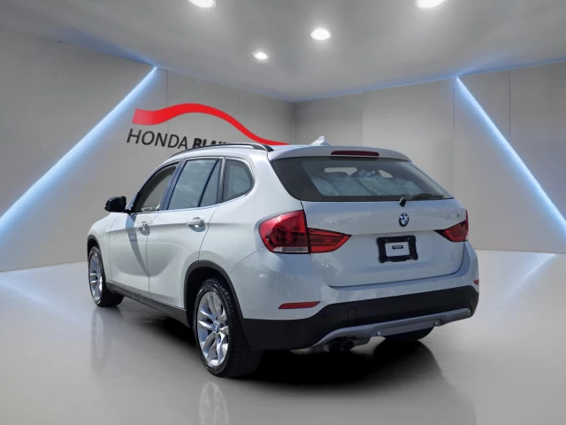 BMW X1 AWD 4dr SAV 8 tires 2015