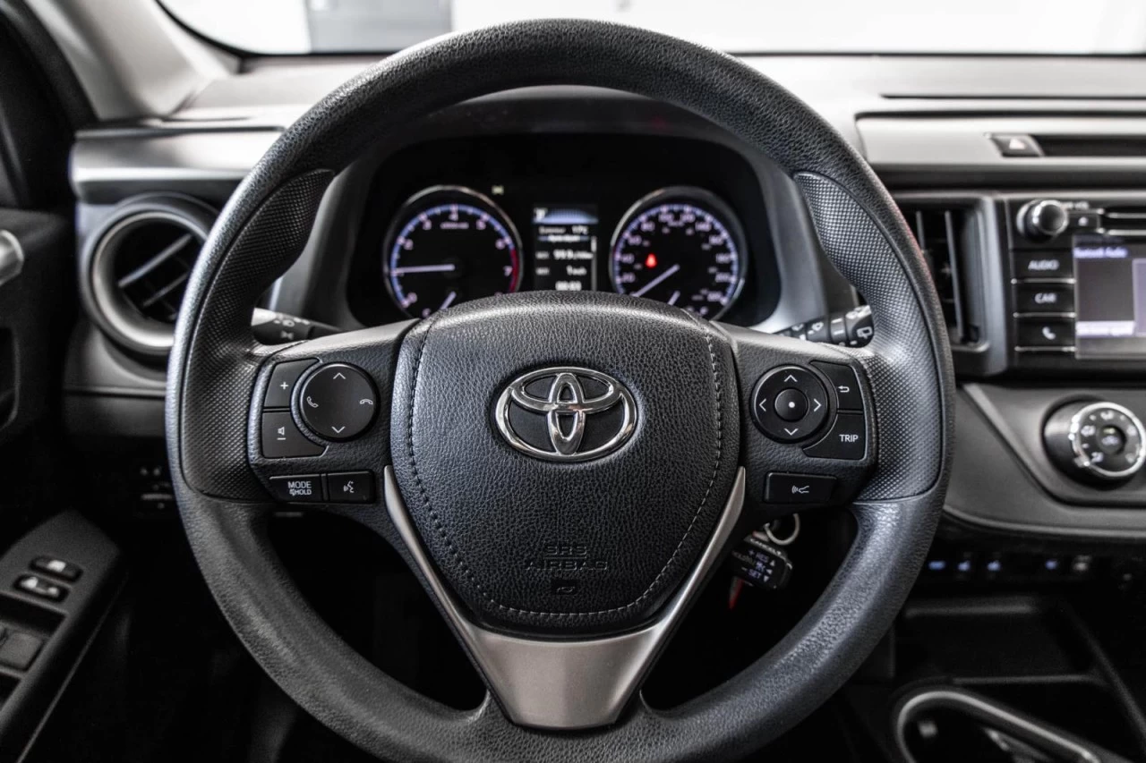 2017 Toyota RAV4 LE MAGS+SIEGES.CHAUFF+BLUETOOTH+CAM.RECUL Main Image