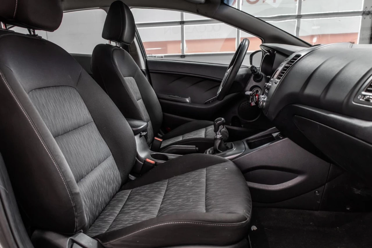 2014 Kia Forte Manuelle de base Garantie 1 AN Image principale