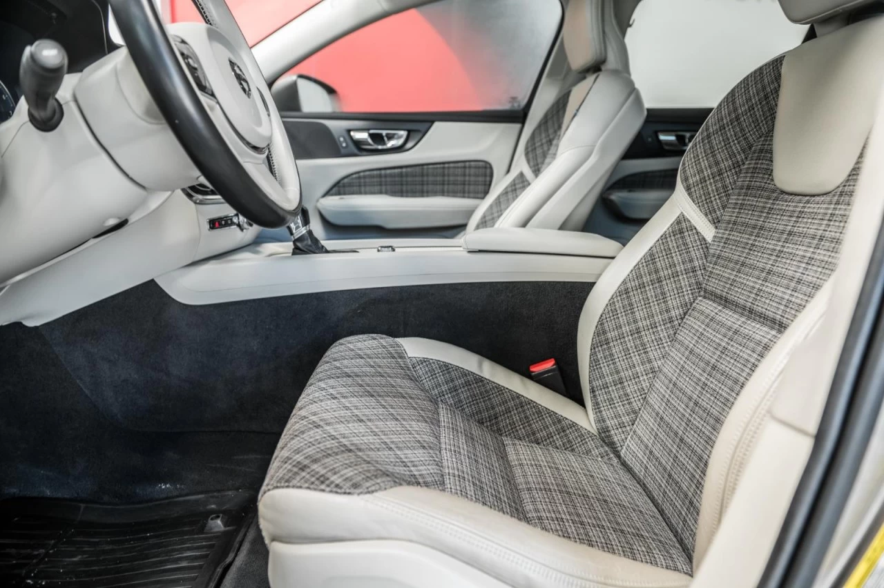 2020 Volvo V60 T5 AWD+TOIT.PANO+CUIR+CARPLAY+SIEGES.CHAUFFANTS Main Image