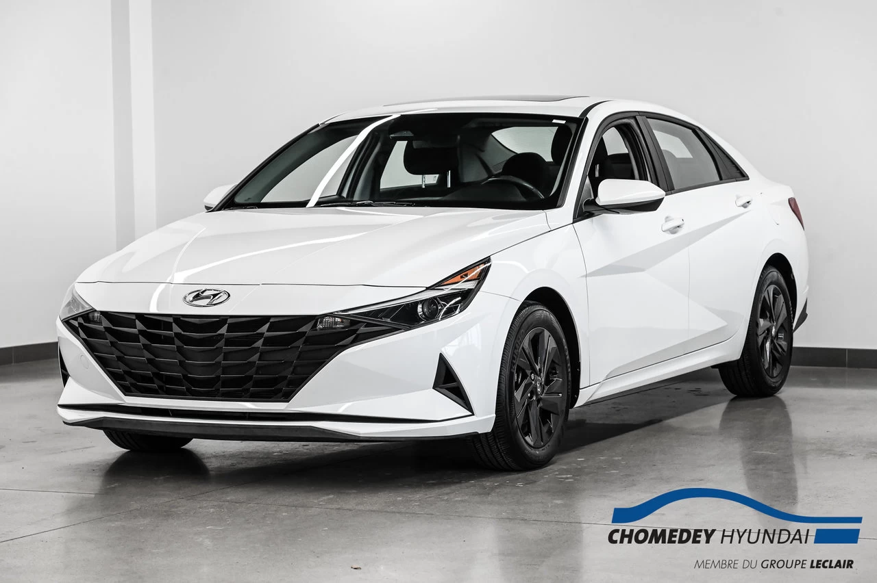 2022 Hyundai Elantra Preferred Main Image