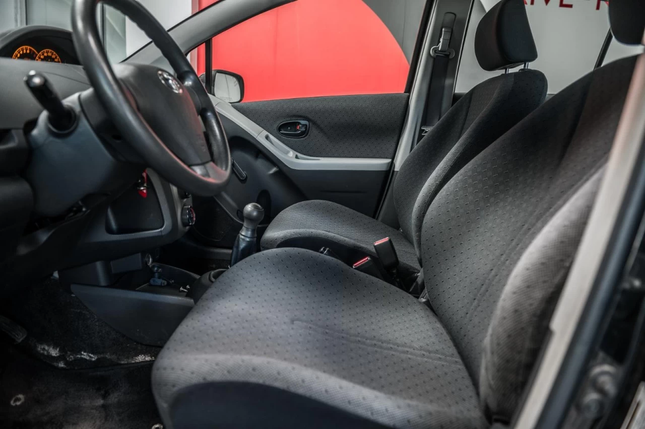 2009 Toyota Yaris Manuelle de base AUBAINE!!! Main Image