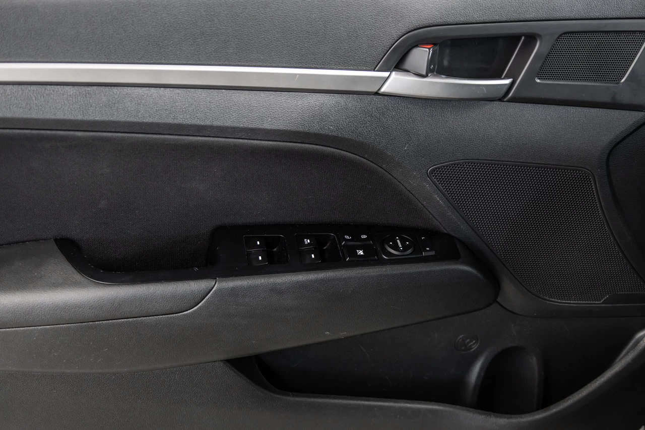 2020 Hyundai Elantra Preferred Main Image