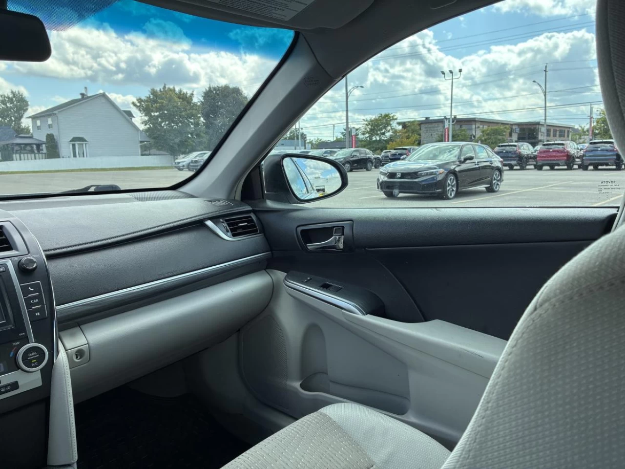 2013 Toyota Camry Hybrid 4dr Sdn LE Main Image