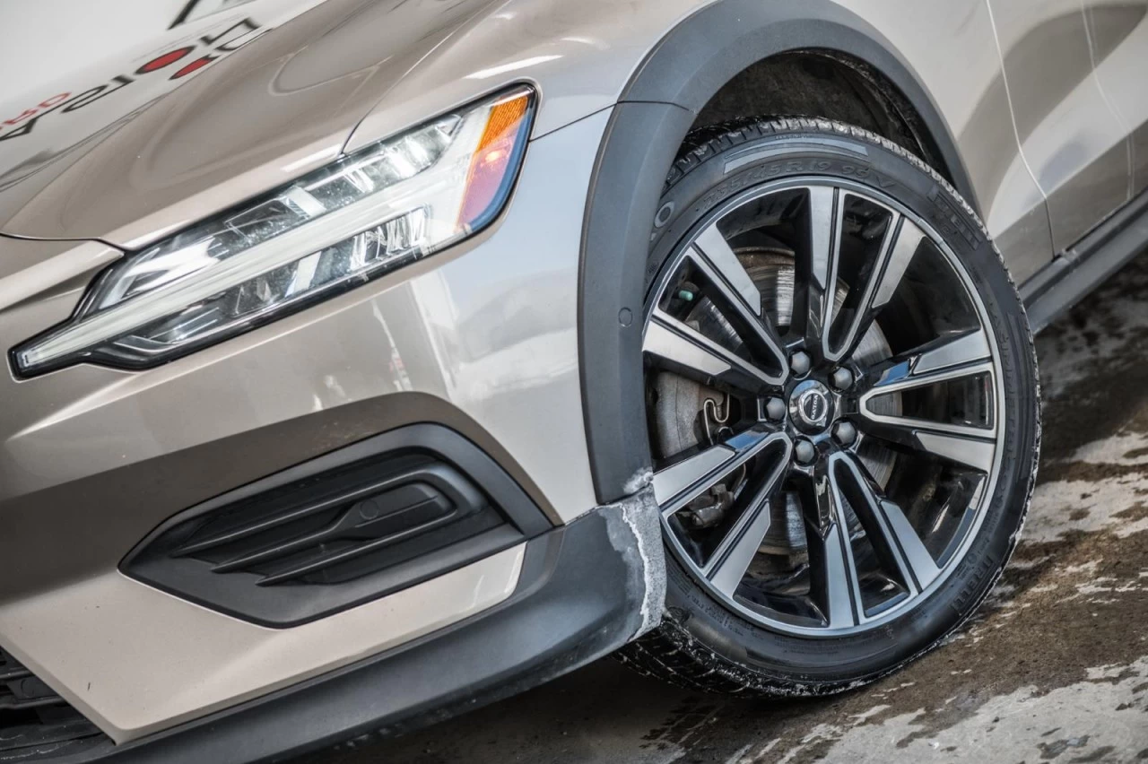 2020 Volvo V60 T5 AWD+TOIT.PANO+CUIR+CARPLAY+SIEGES.CHAUFFANTS Main Image