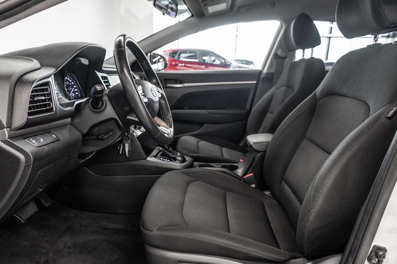 2020 Hyundai Elantra Preferred Main Image