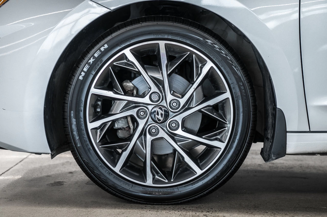 2019 Hyundai Elantra Ultimate Main Image