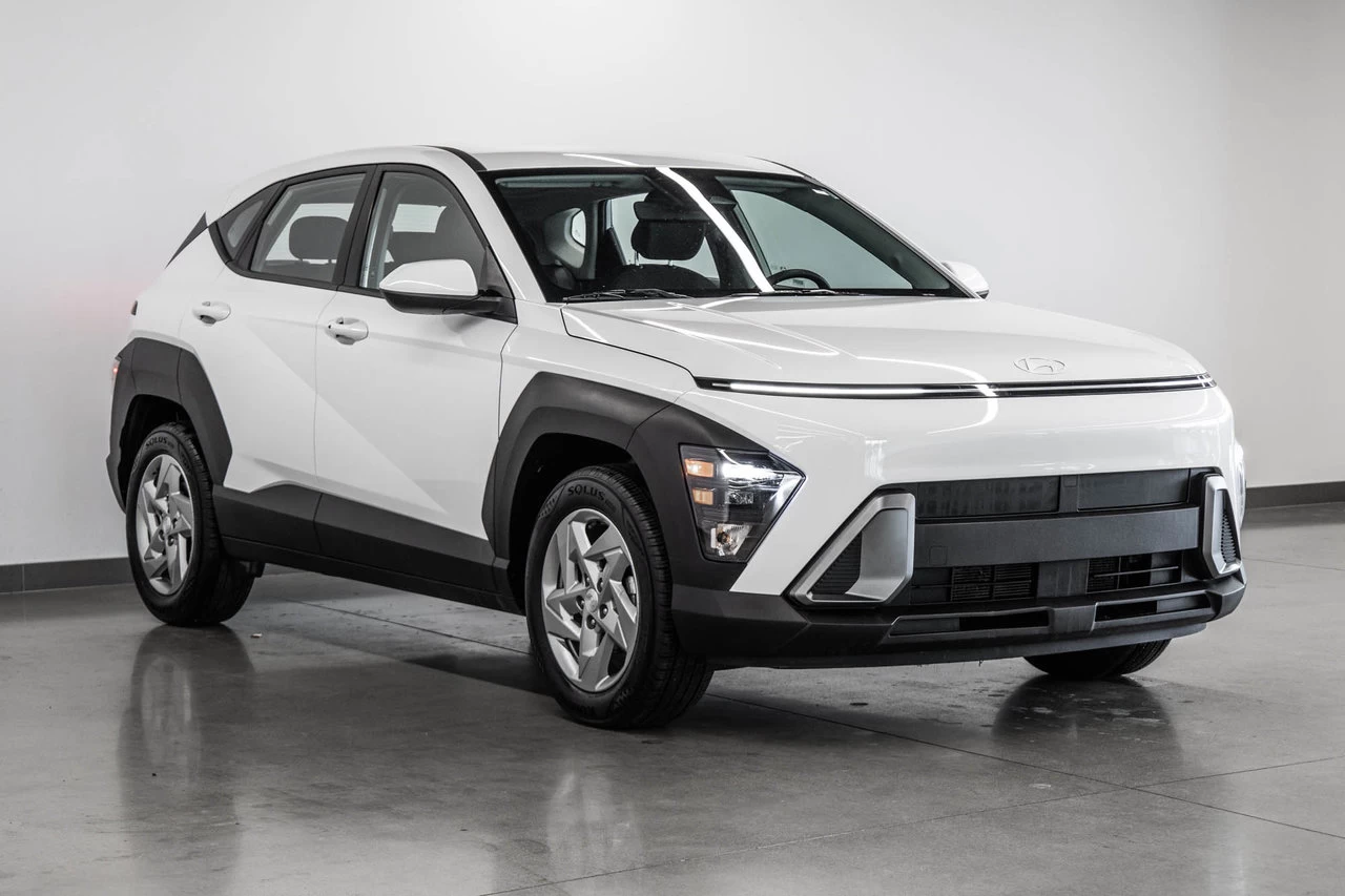 2024 Hyundai Kona Essential Main Image