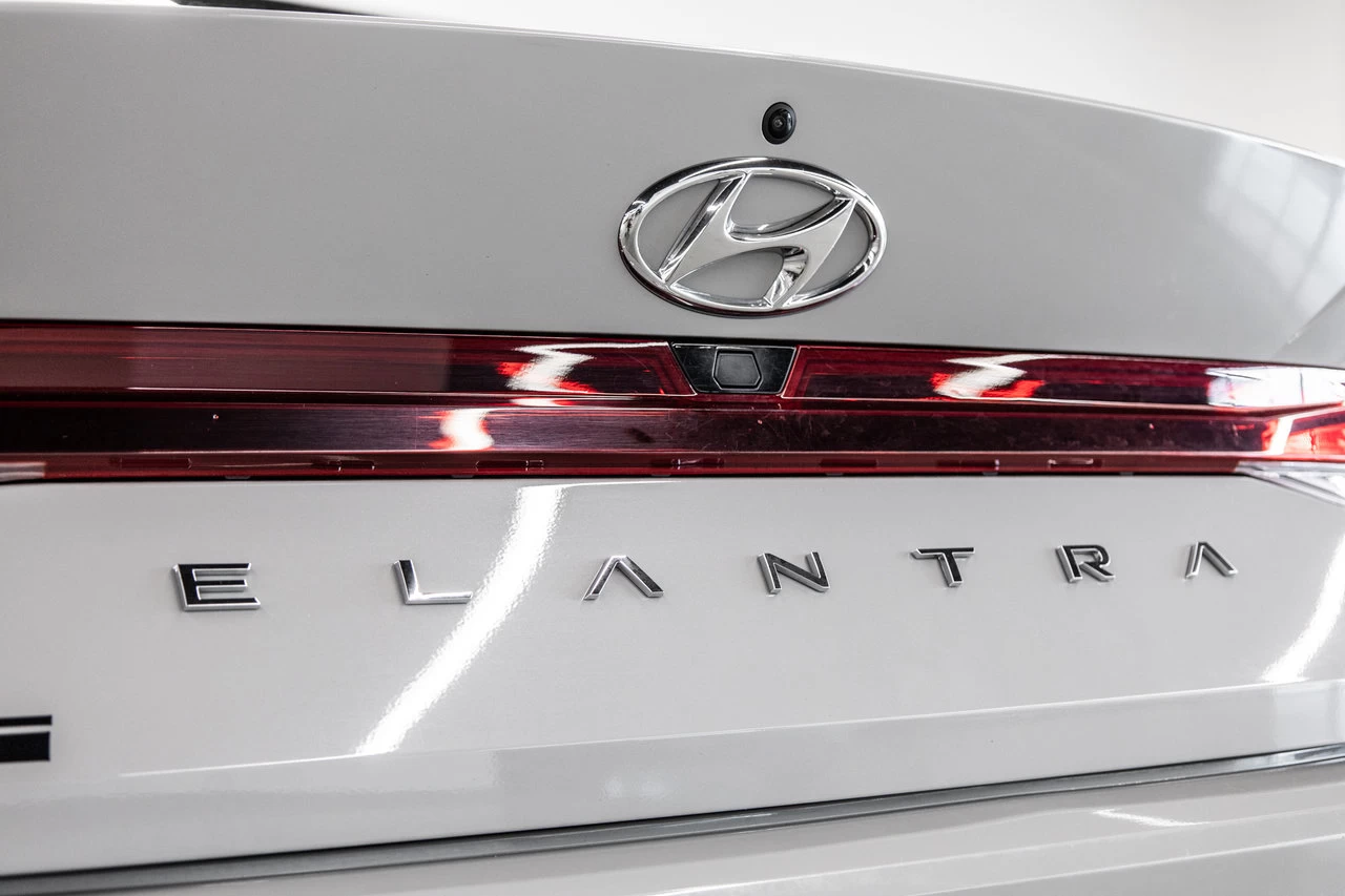 2023 Hyundai Elantra Preferred Main Image