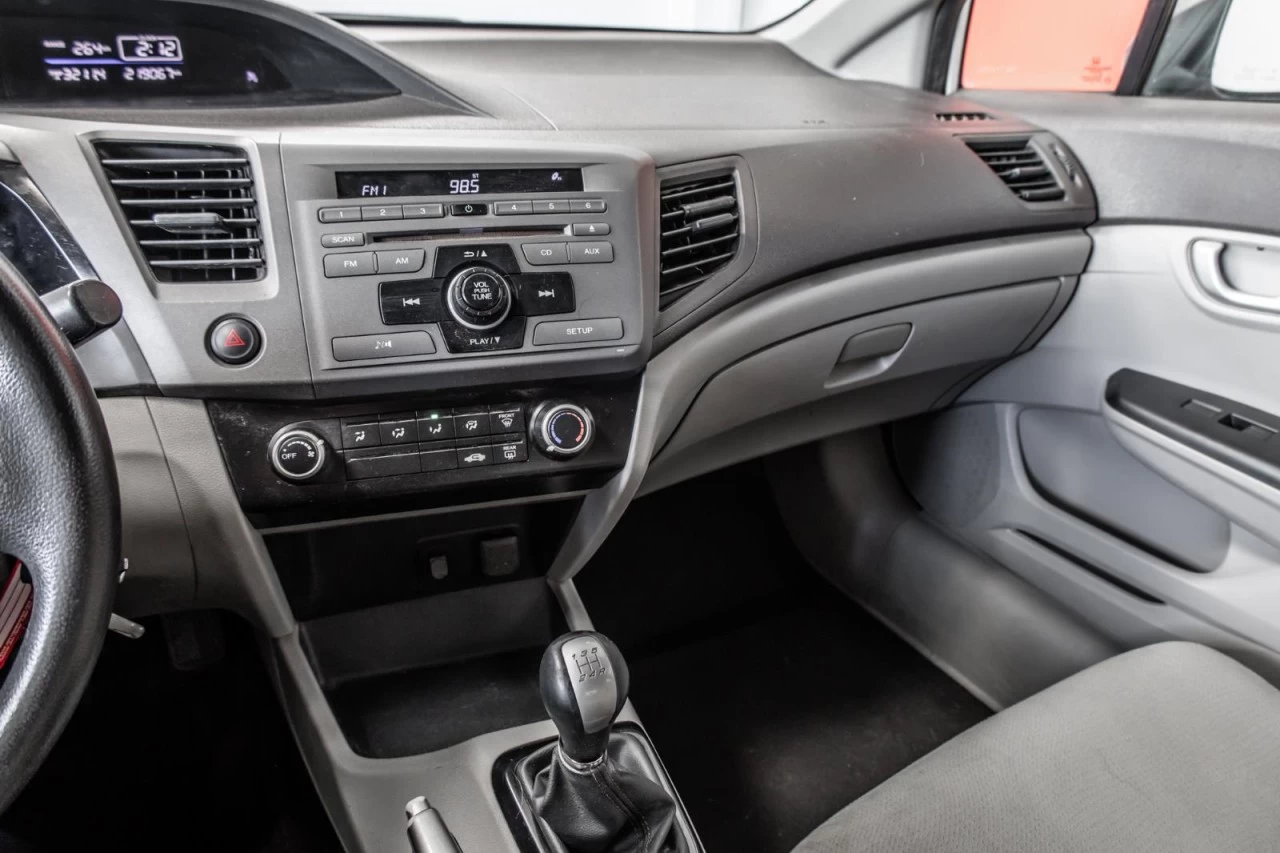 2012 Honda Civic Sedan Manuelle de base AUBAINE!!! Image principale