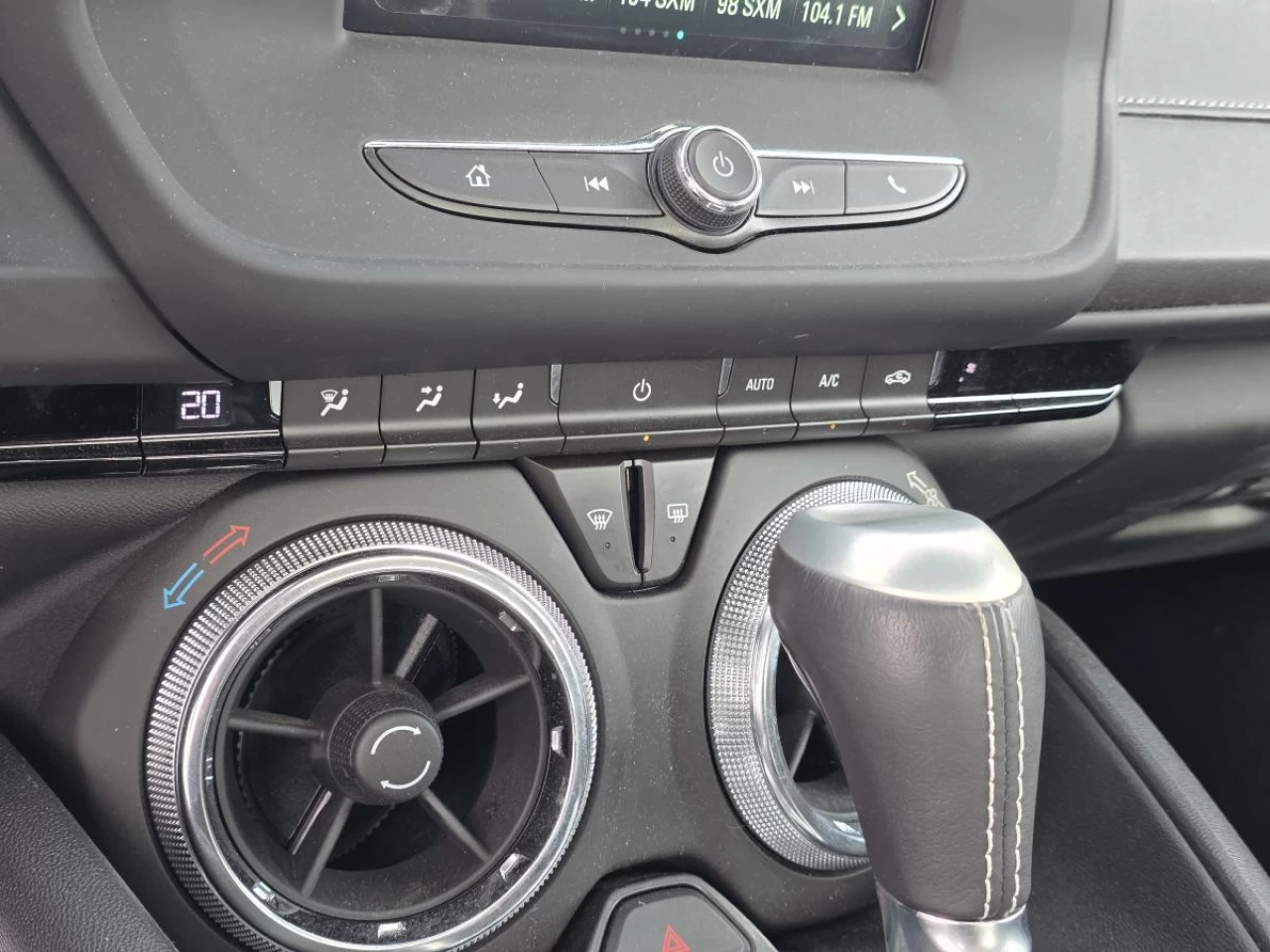 2018 Chevrolet Camaro 2dr Coupe 1LT Image principale