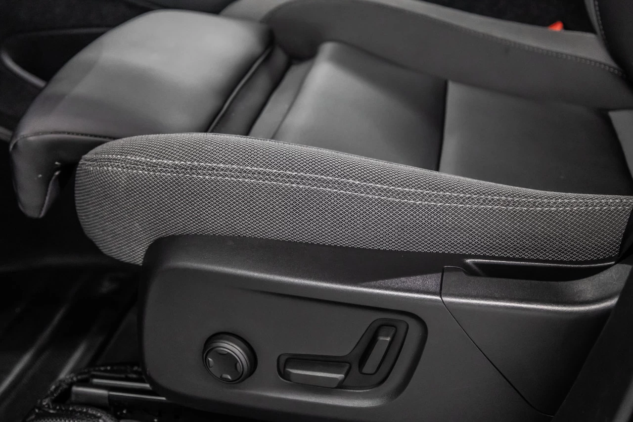 2023 Volvo XC40 Core Awd Image principale