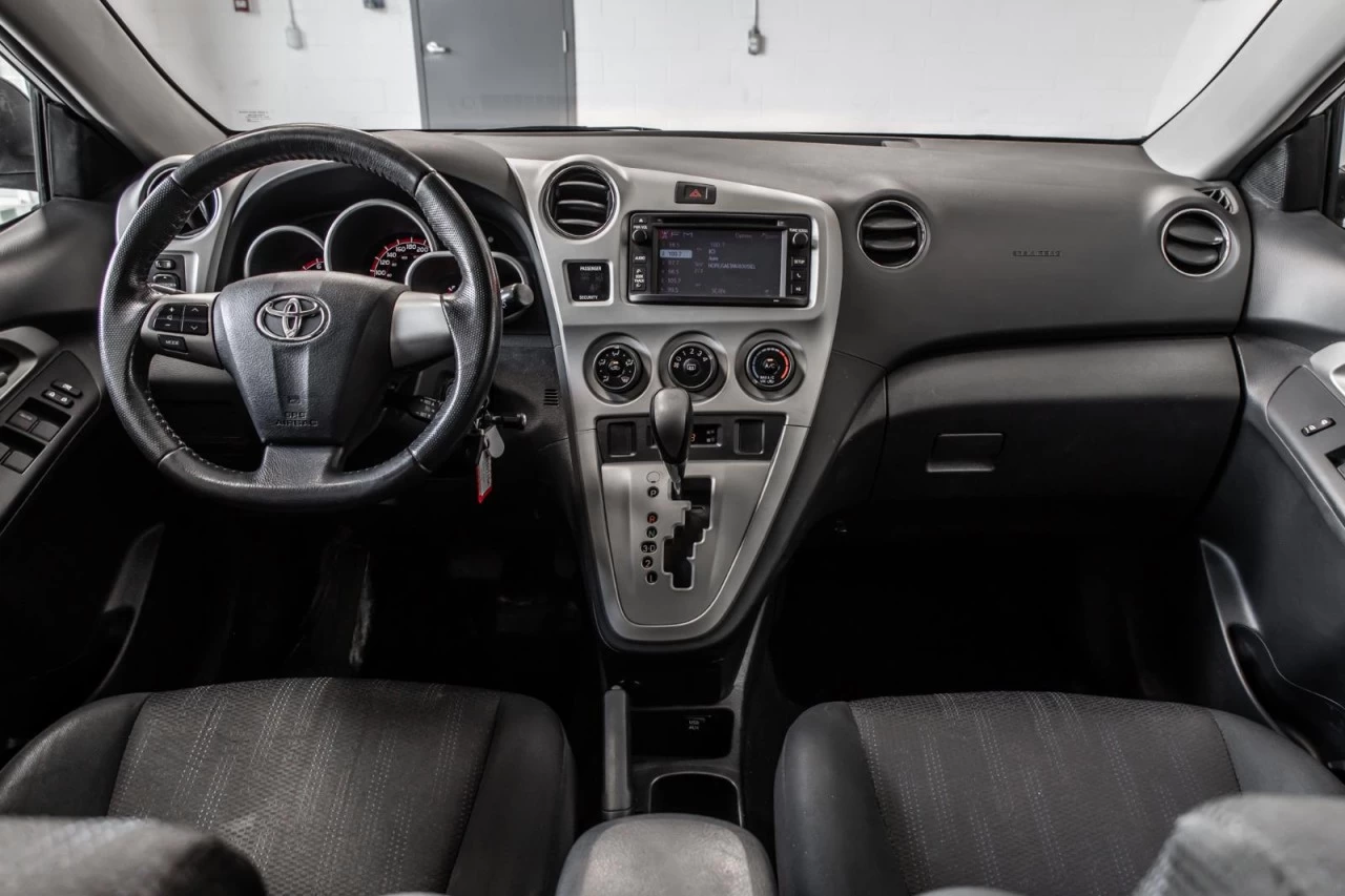 2013 Toyota Matrix Automatique AWD Garantie 1 AN Image principale