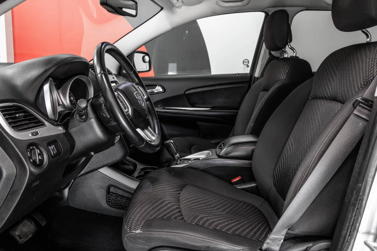 2015 Dodge Journey SXT V6 2x4 7 places Garantie 1 AN Image principale