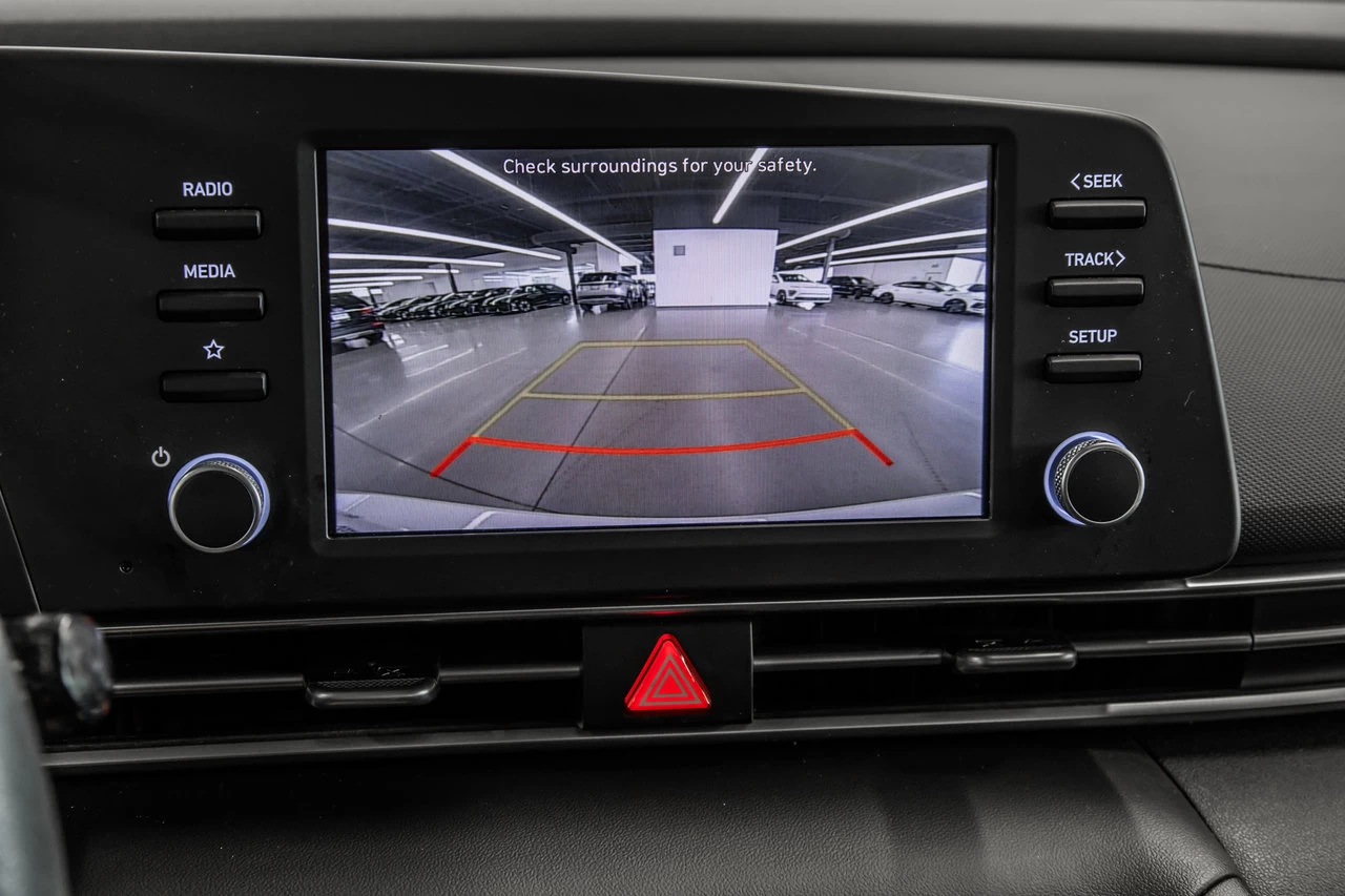 2022 Hyundai Elantra Essential Image principale