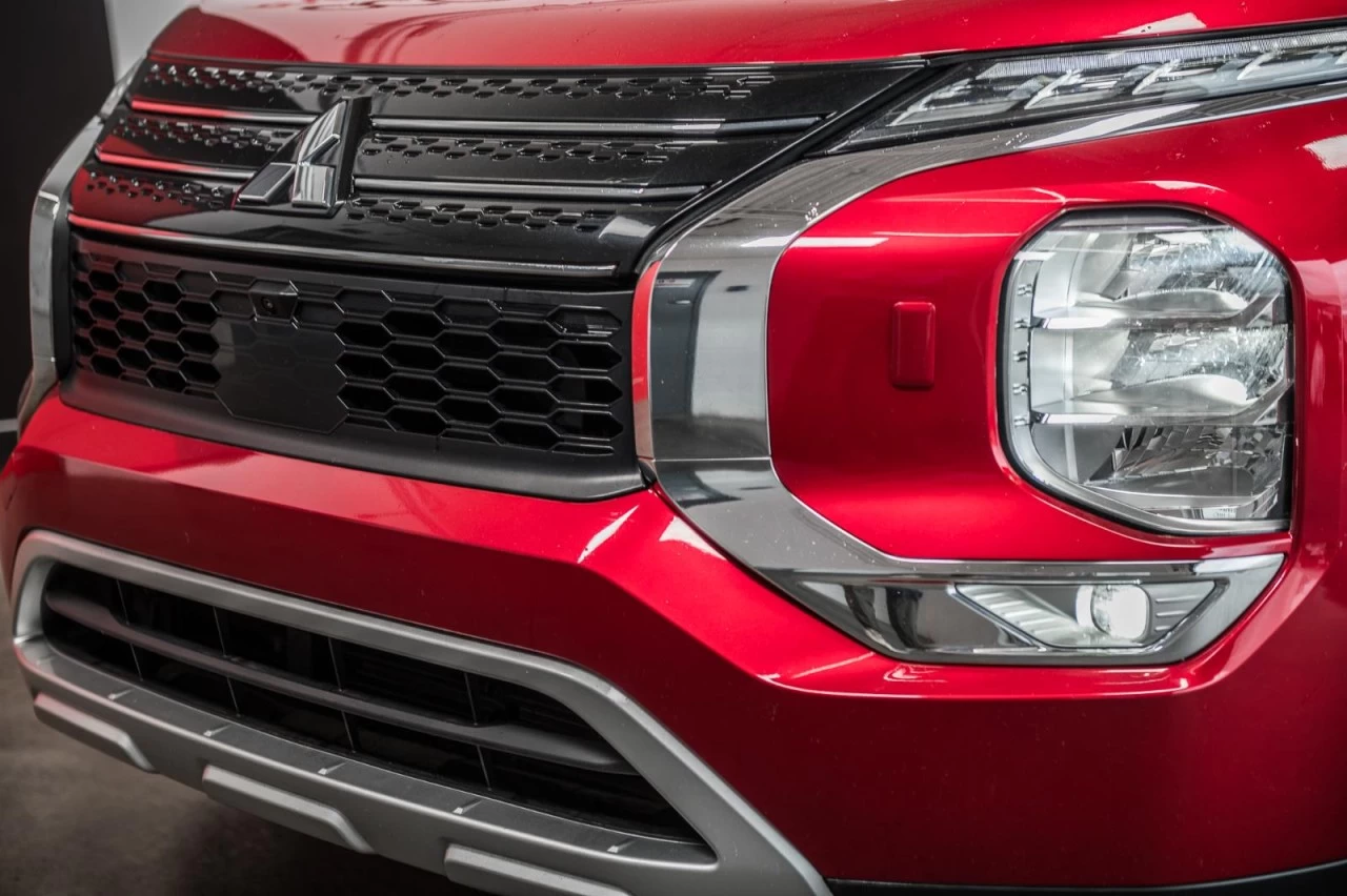 2022 Mitsubishi Outlander LE S-AWC 7.PASS+TOIT.PANO+VOLANT/SIEGES.CHAUFFANTS Image principale