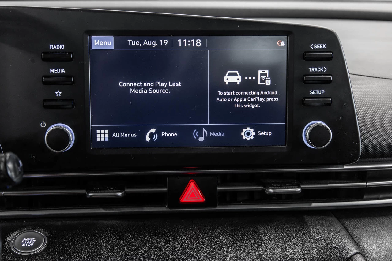 2021 Hyundai Elantra Preferred Main Image