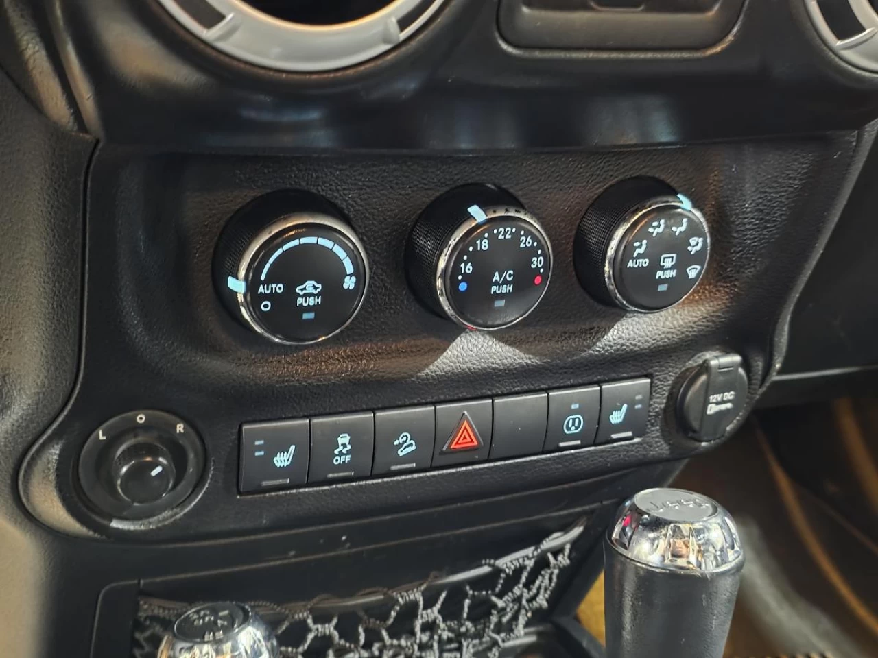 2015 Jeep Wrangler 4WD 4dr Sahara Image principale