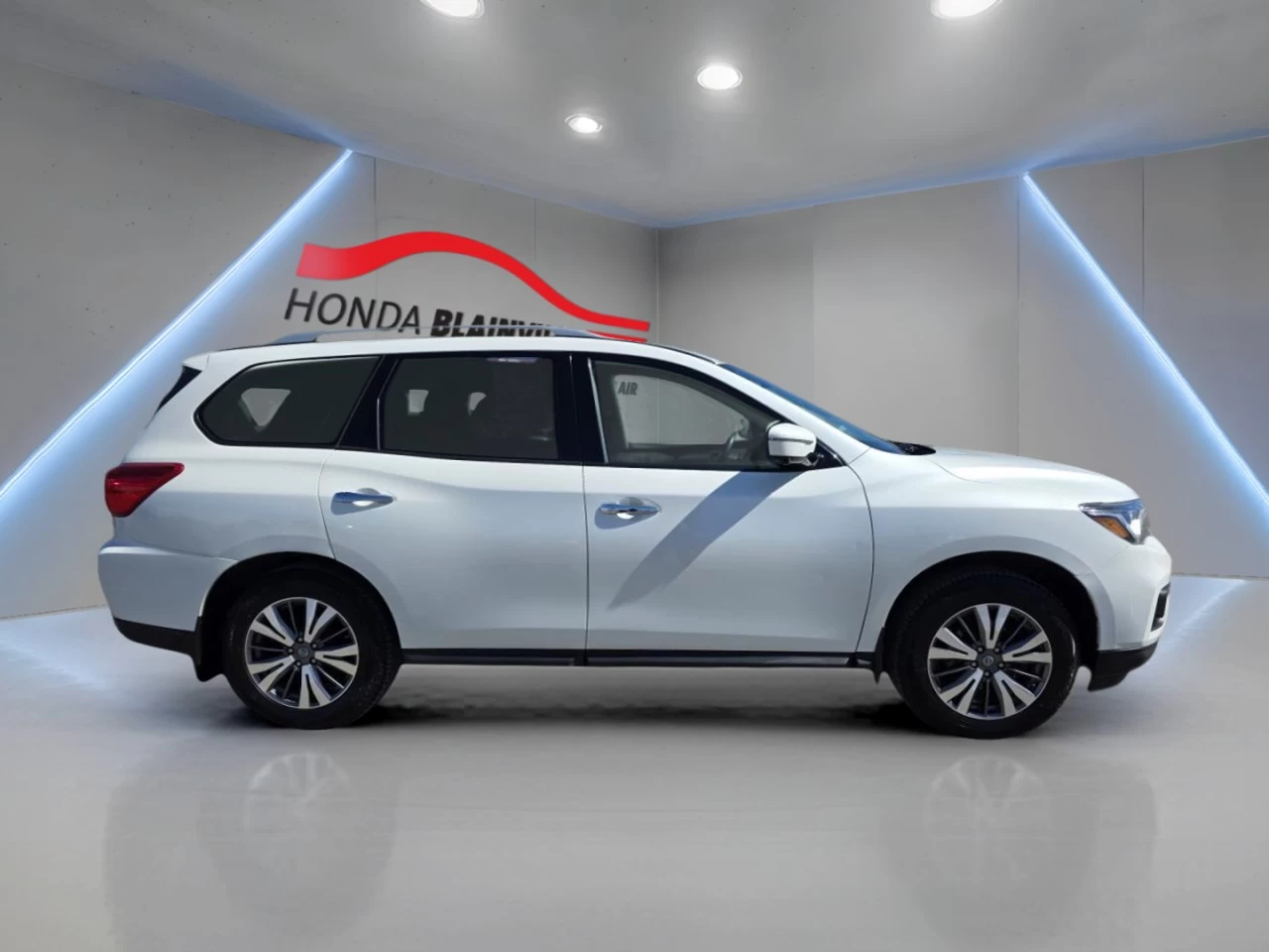 2017 Nissan Pathfinder 4WD 4dr S 7 passengers Image principale