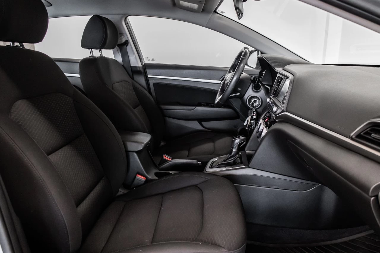 2020 Hyundai Elantra Preferred VOLANT/SIEGES.CHAUFF+CARPLAY+BLUETOOTH Image principale