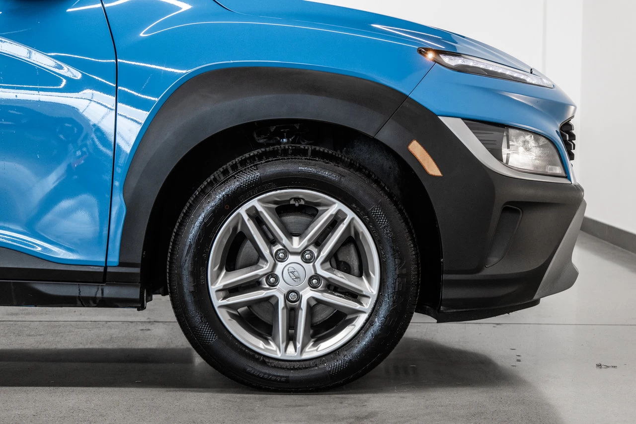 2022 Hyundai Kona Essential Awd Main Image