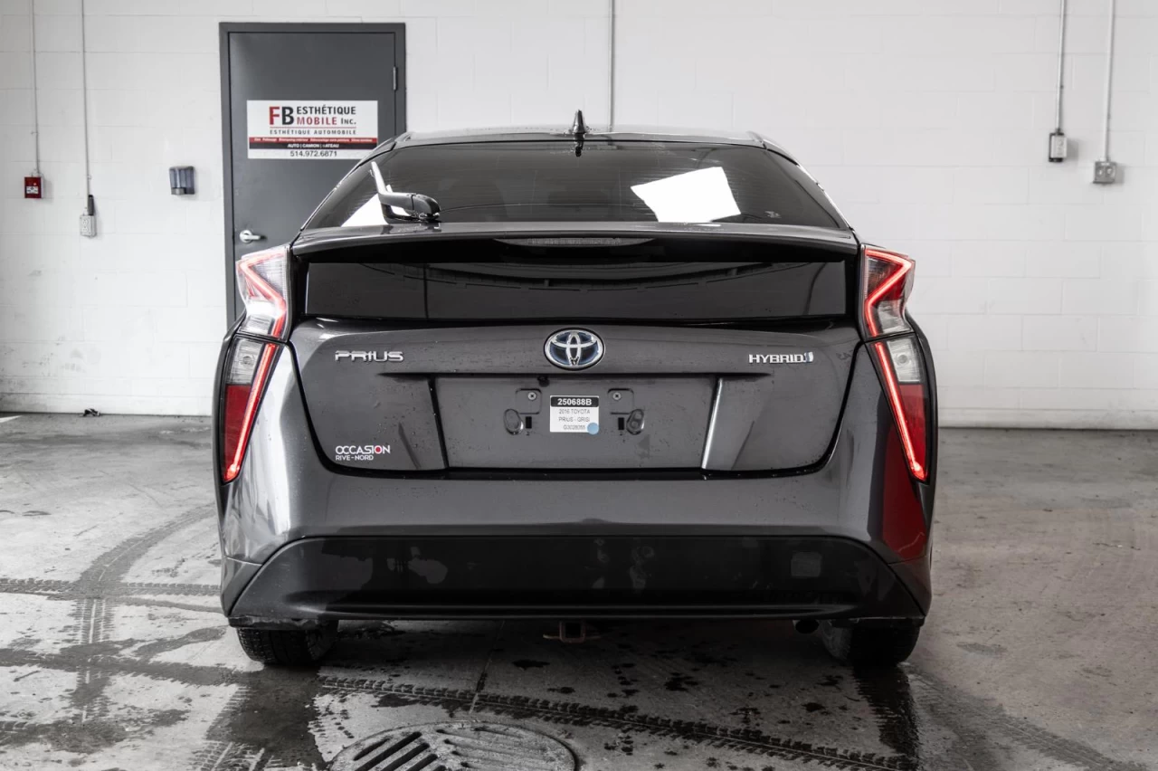 2016 Toyota Prius Hybrid NAVI+TOIT.OUVRANT+CAM.RECUL+BLUETOOTH Main Image
