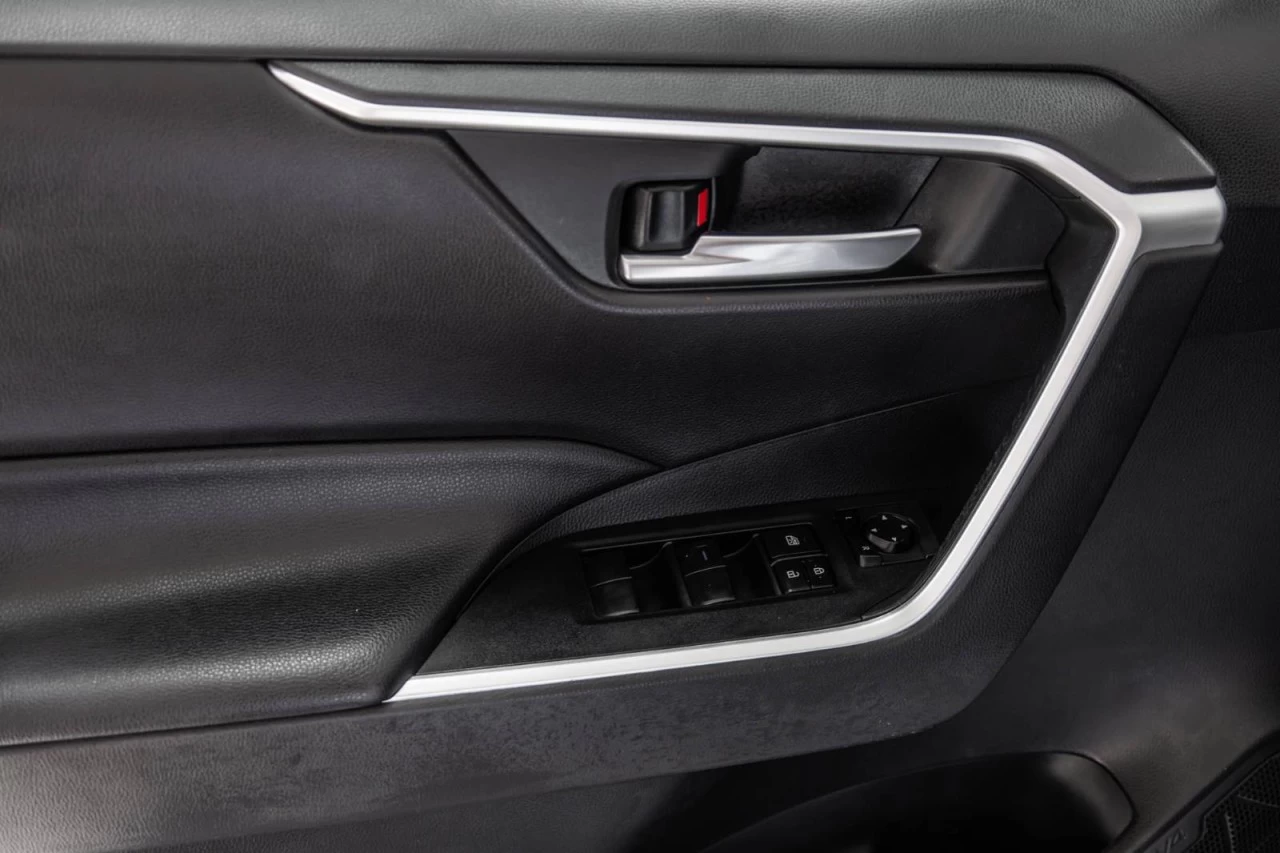 2020 Toyota RAV4 XLE AWD+TOIT.OUVRANT+SIEGES.CHAUFF+CARPLAY Main Image