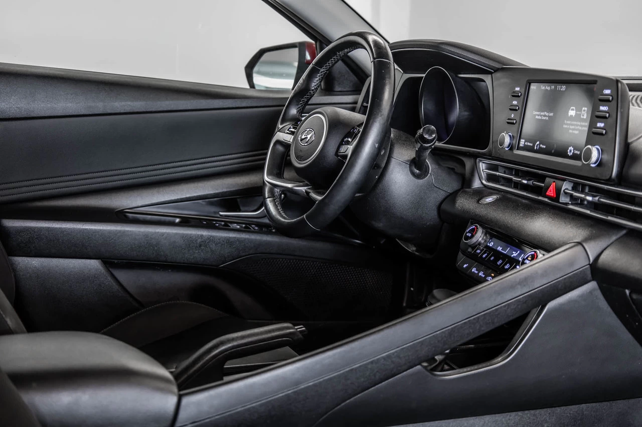 2021 Hyundai Elantra Preferred Main Image