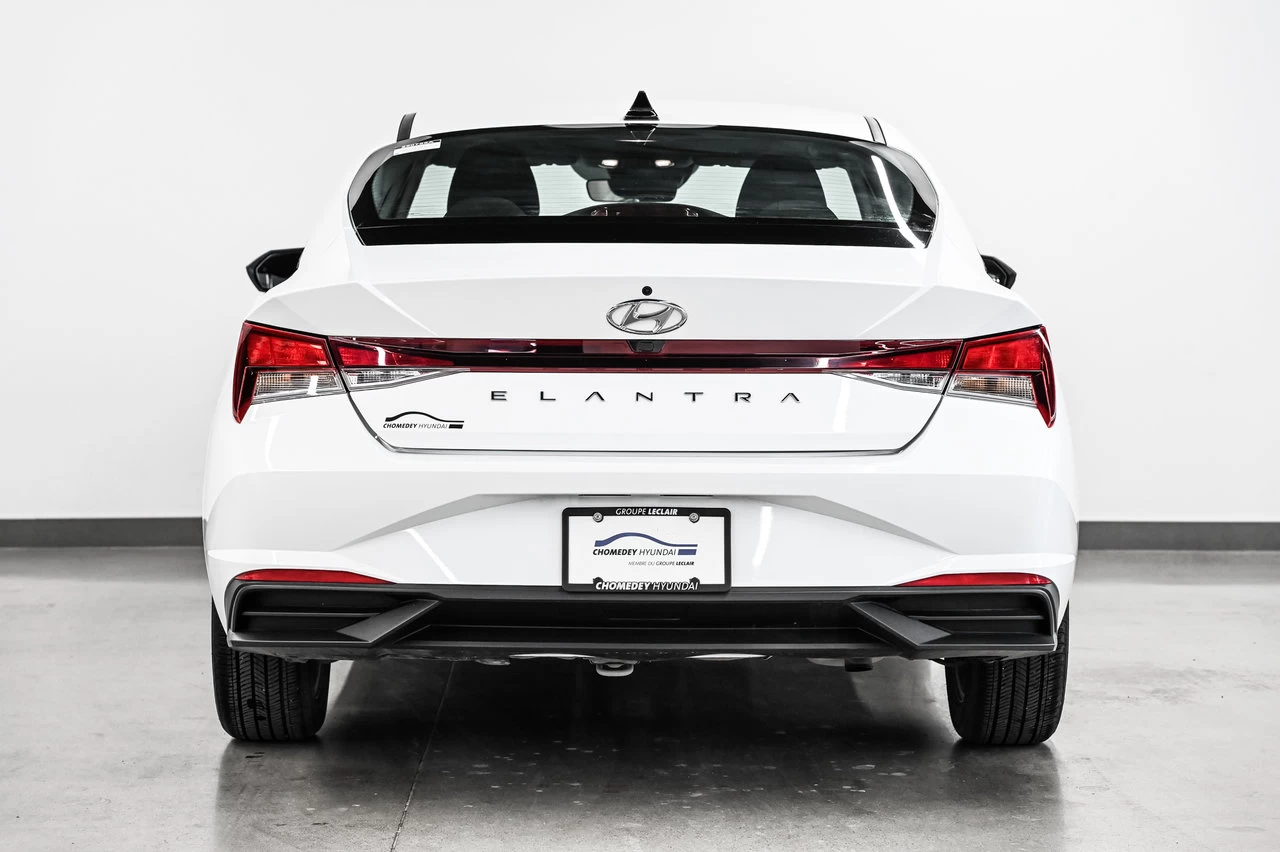 2022 Hyundai Elantra Preferred Main Image