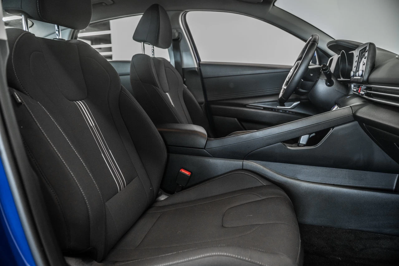 2022 Hyundai Elantra Preferred Image principale