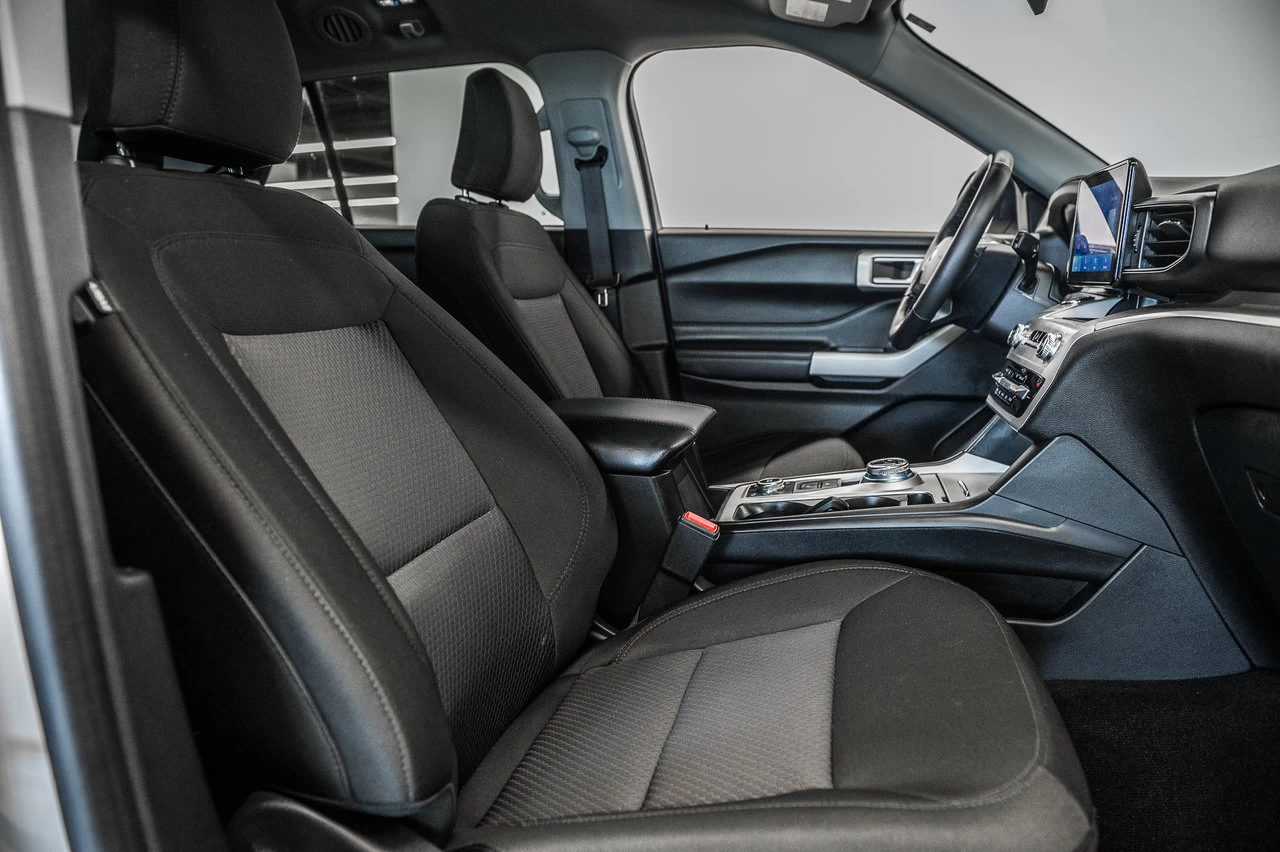 2024 Ford Explorer Xlt Awd 6-Pass Image principale
