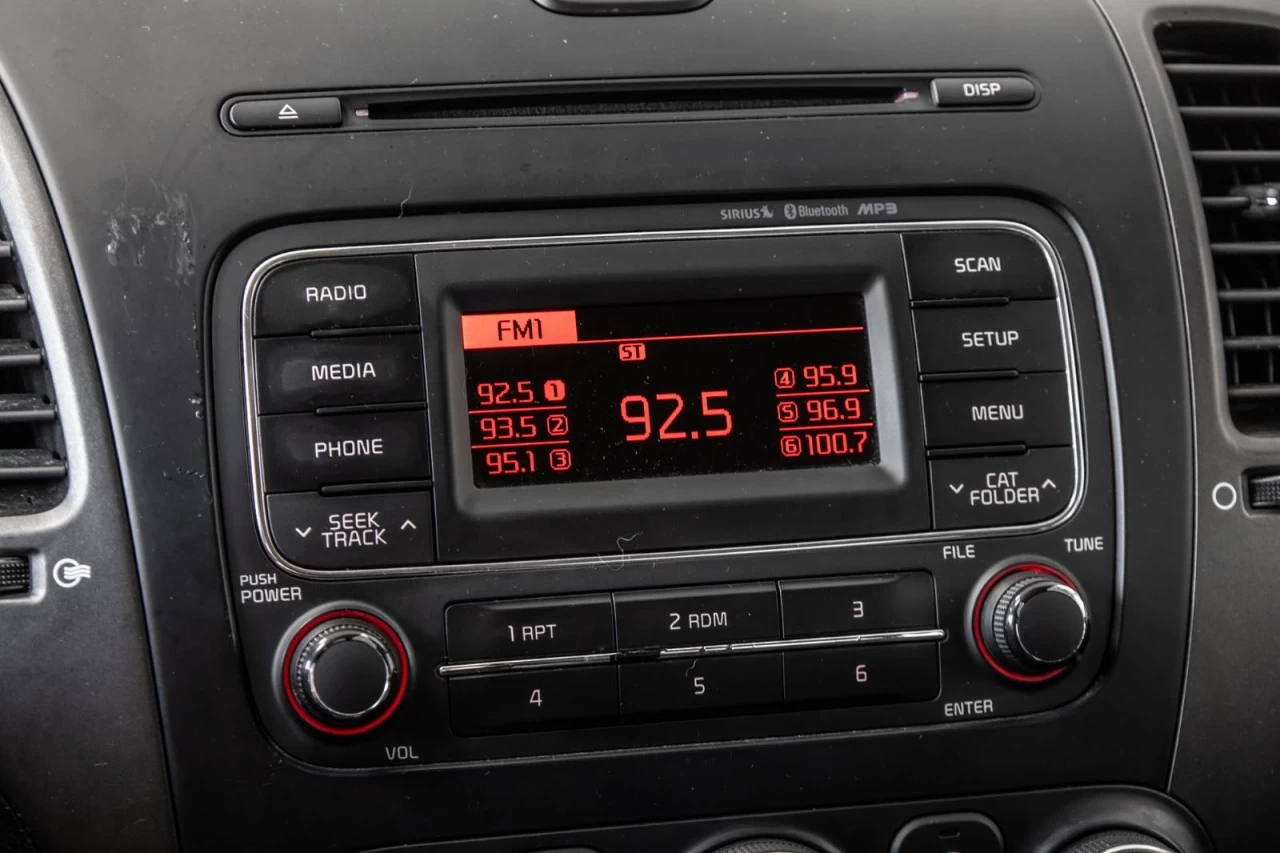 2014 Kia Forte Manuelle de base Garantie 1 AN Image principale