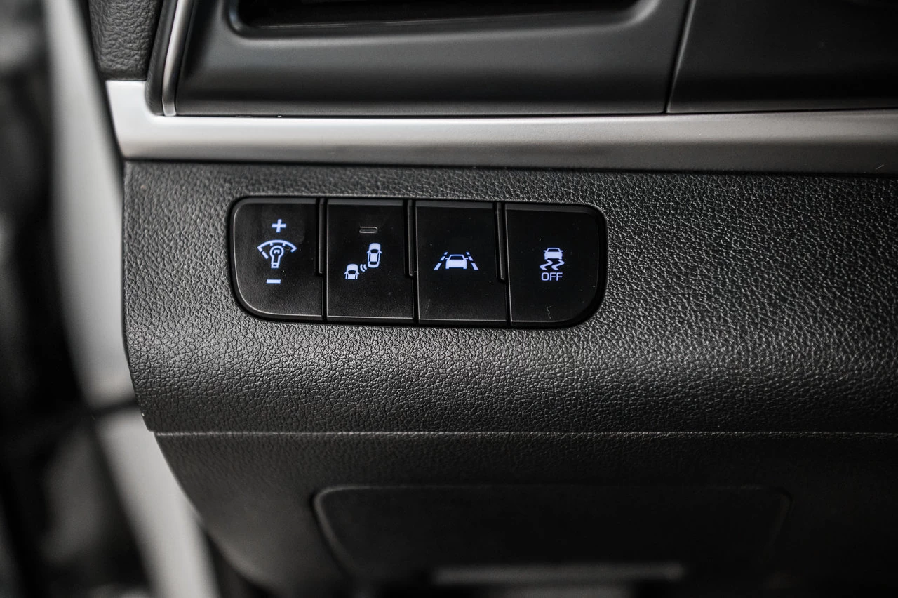 2019 Hyundai Elantra Ultimate Main Image