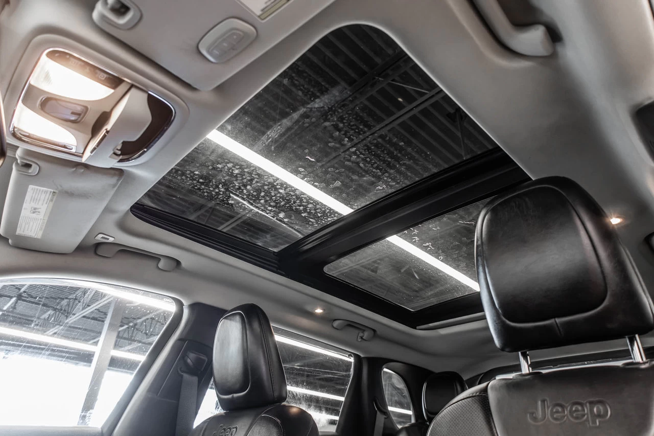 2019 Jeep Cherokee Limited V6 4x4 Main Image