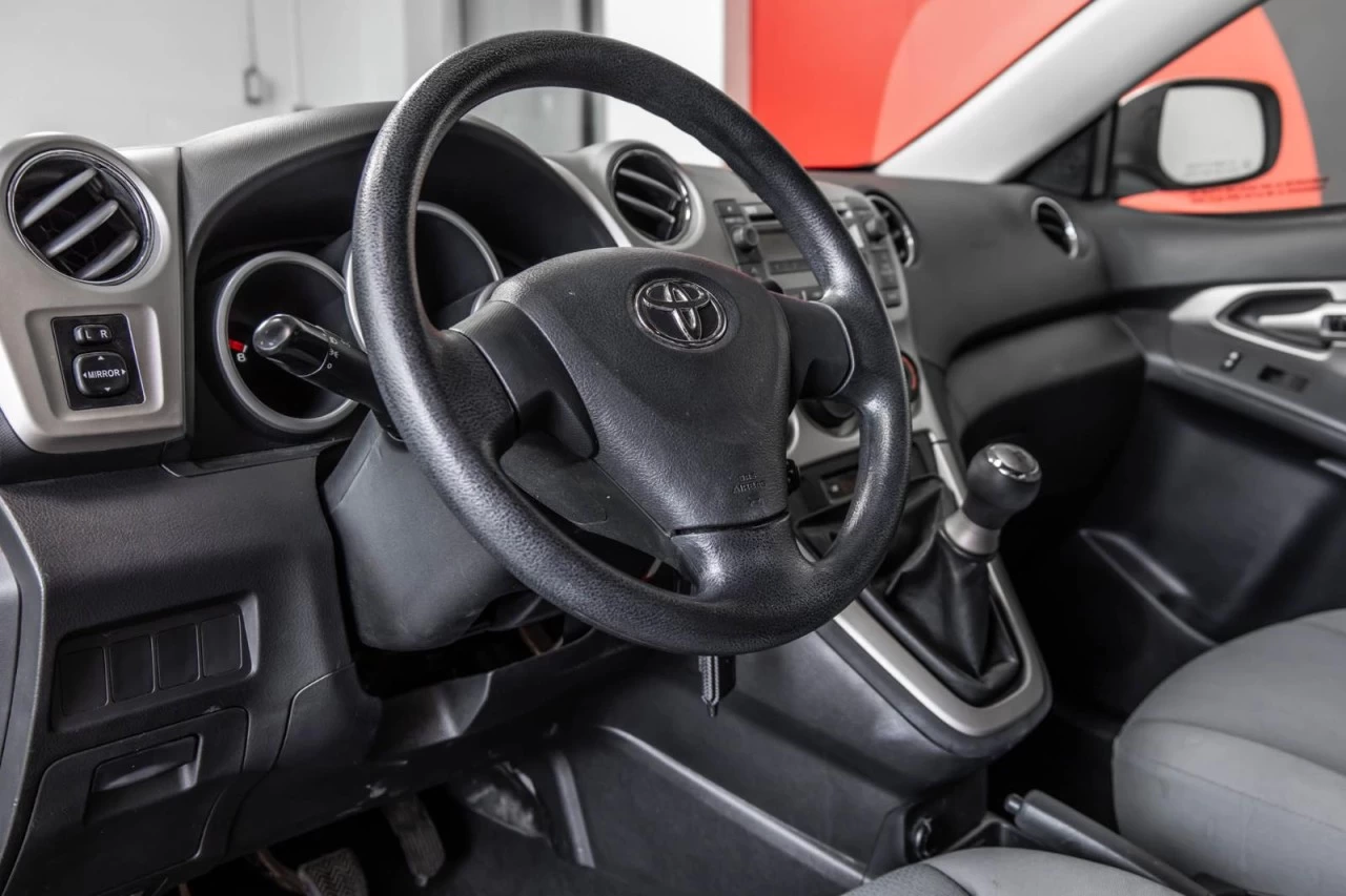 2009 Toyota Matrix XR - Manuelle - BAS KM Image principale