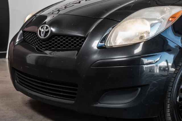 Toyota Yaris Manuelle de base AUBAINE!!! 2009