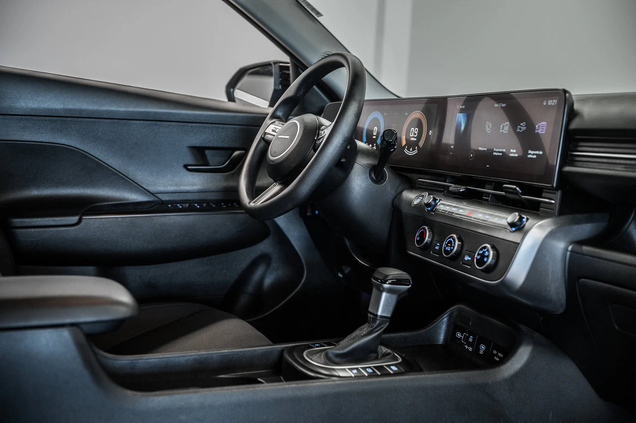 2024 Hyundai Kona Essential Main Image