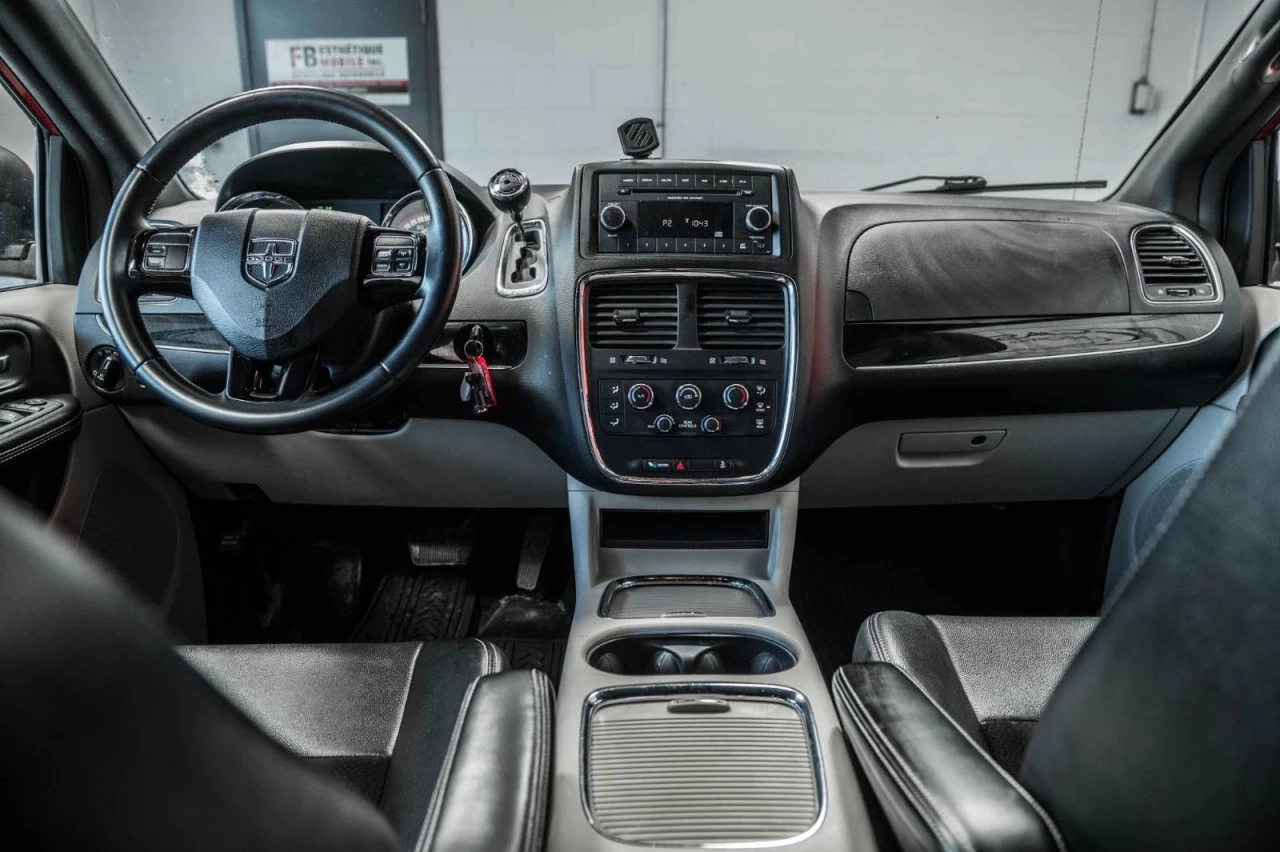 2015 Dodge Grand Caravan SXT Premium Plus Garantie 1 AN Main Image